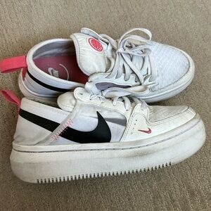 Nike Vision Alta’s - 6.5